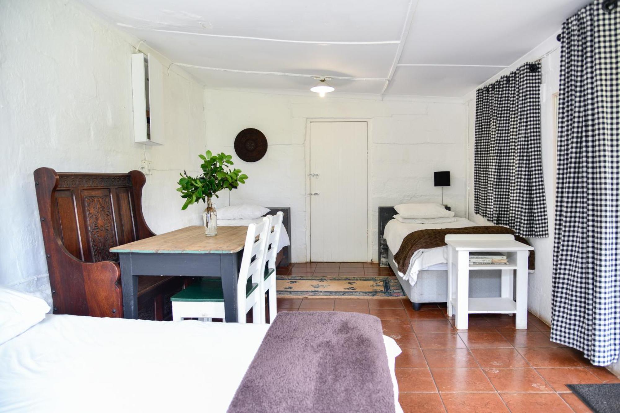 The Knoll Historic Guest Farm Villa Hilton Room photo